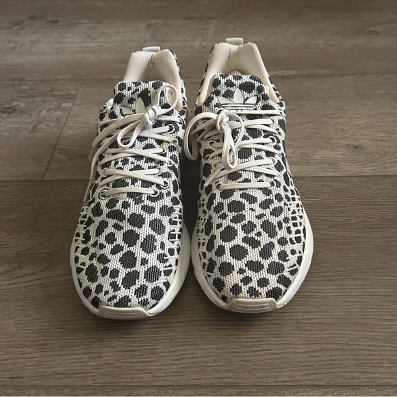 Women’s adidas Swift Run 22 Sneaker Shoes Size 9.5 - Picture 4 of 10